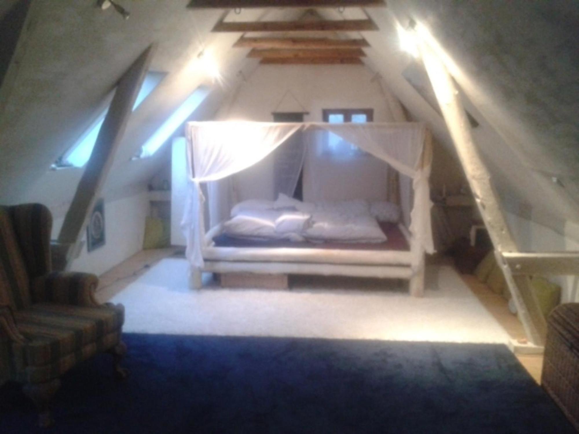 Grosse Hobbithoehle Mit Gemeinschaftsgarten Neustadt am Rubenberge Ngoại thất bức ảnh
